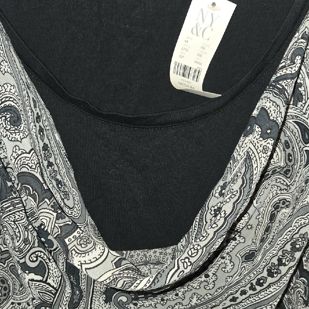 New York & Company Black and Gray Paisley Blouse - Picture 2 of 4